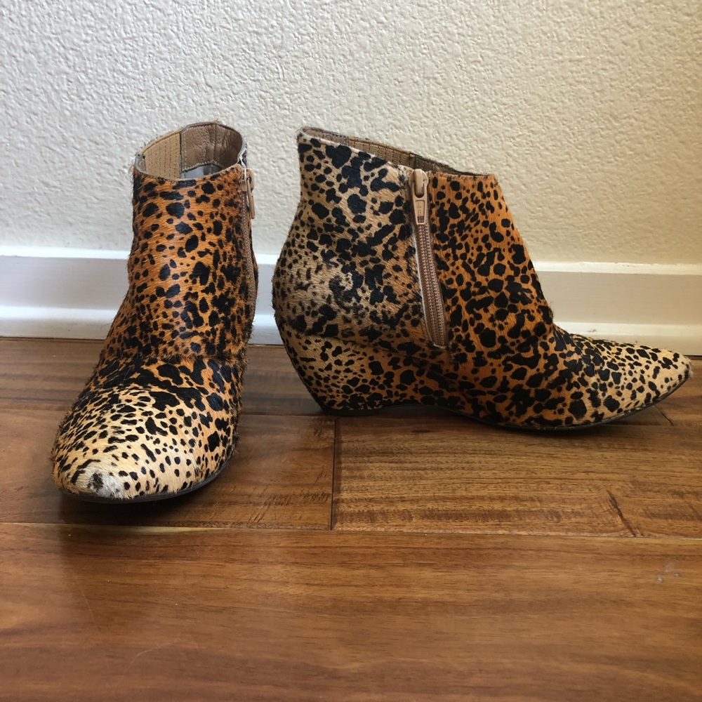 Matisse Teddy Wedge bootie (cheetah)